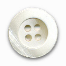 Bouton en polyester nacr blanc en 18 et 23 mm
